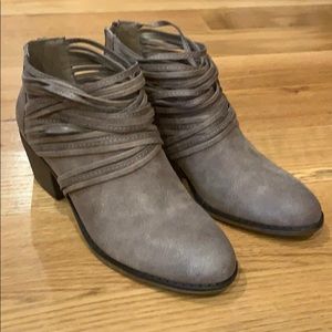 Fergalicious | Barley Bootie | Size 7.5